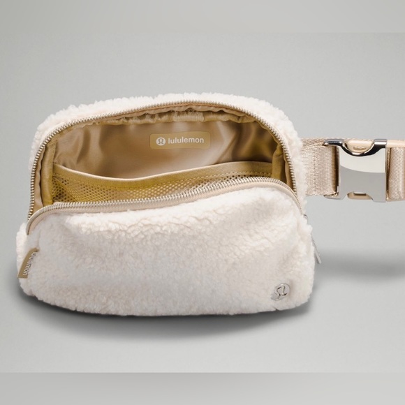 NWT Lululemon Fleece Everywhere Belt Bag Natural Ivory/Trench Color - Picture 5 of 10